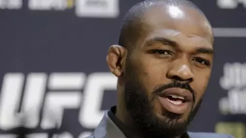 Tak přece?! Jon Jones navnadil termínem návratu i případným místem konání