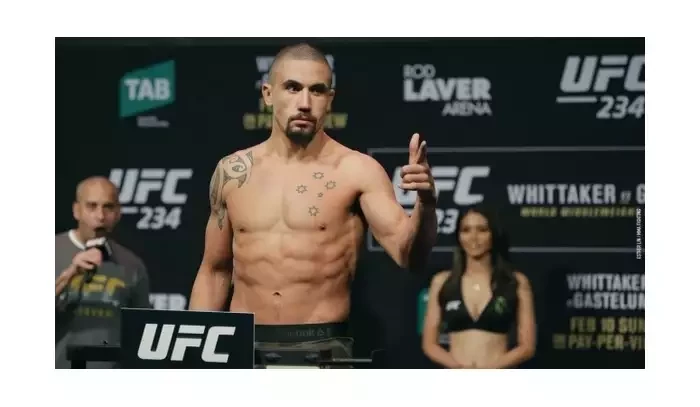Odveta s Adesanyou? Jsem bezmocný, přiznává Whittaker. Šampion ho nepovažuje za soupeře