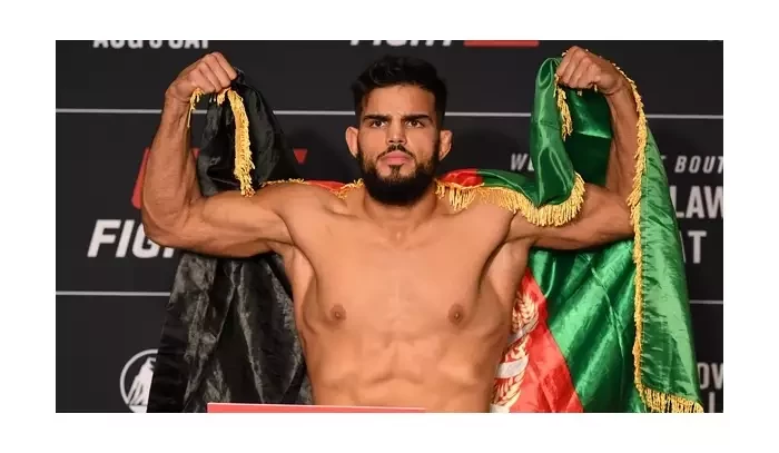 Nasrat půjde k zemi, věří Hooker. Fanouškům slibuje fight roku