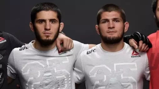 Nemůžeme za to, že se Makhacheva všichni bojí, hořekuje Khabib