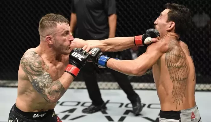Snad Holloway zase nebude kňourat, pokud opět vyhraju na body, doufá Volkanovski