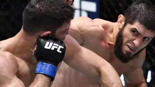 Celá lehká váha by se měla stydět, všichni odmítli fight s Makhachevem, vyčetl Bobby Green