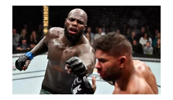 Rozenstruik predikuje výsledek titulové bitvy Francis Ngannou vs. Derrick Lewis