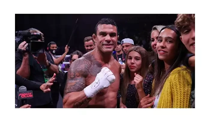 Žádný respekt k legendě! Holyfield věděl, do čeho vstupuje, říká Belfort. Další na řadě Oscar de la Hoya