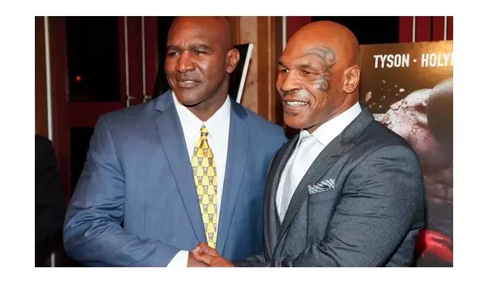Nezajímá mě, jak je Holyfield starý, s Belfortem neprohraje, klidní pochybnosti Cormier