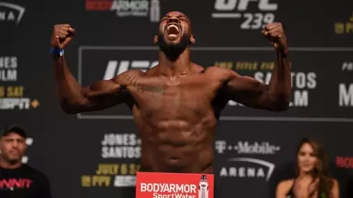 Jak si Jones zajistí exkluzivní výplatu v UFC? Třeba tím, že vstoupí pode mě, avizuje Abdelaziz
