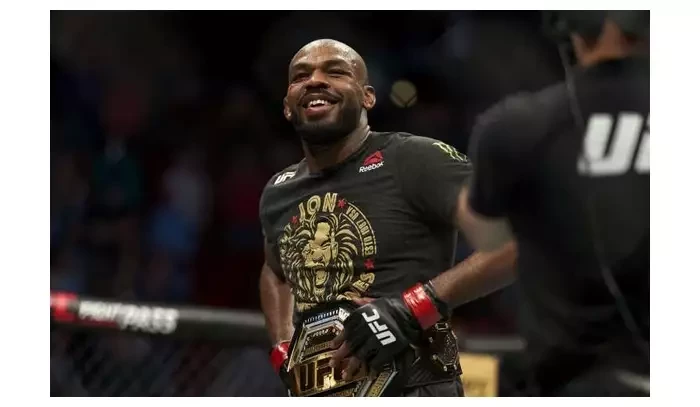 Jon Jones: Věřím, že je zápas s Francisem nevyhnutelný. A až na to přijde, tak ho seknu!