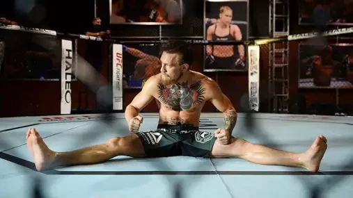 Conor na sobě neuvěřitelně maká, vrátí se jako střední váha, říká kouč