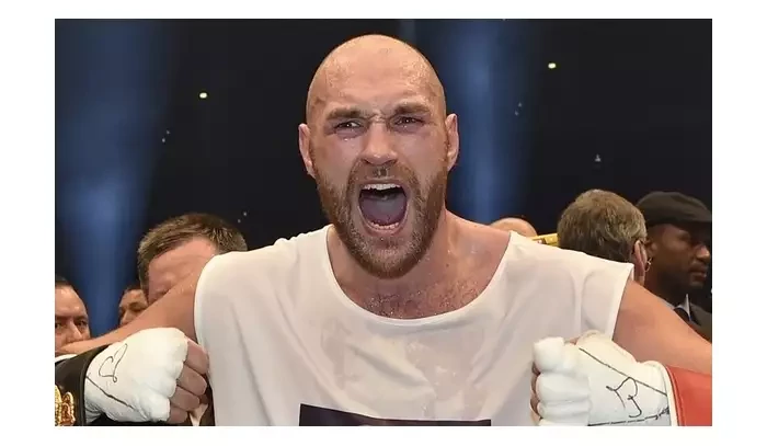 Tyson Fury uveřejnil plán, který mu má přihrát jak bitvu s Usykem, tak posléze i s Joshuou