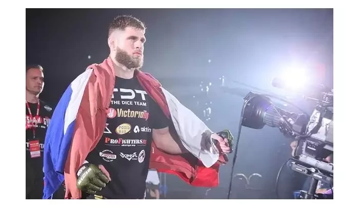 To je bomba! Jiří Procházka v epickém UFC medailonku k zápasu s Reyesem
