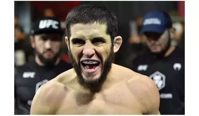 Makhachev predikuje, jak dopadnou bitvy mezi Oliverou s Poirierem a Gaethjeho s Chandlerem