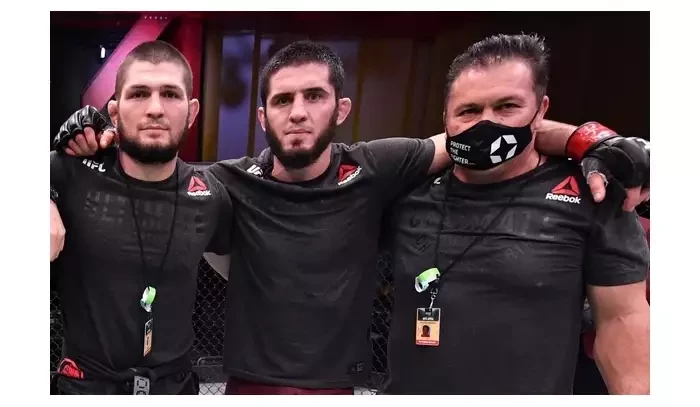 To jsou slova do pranice! Je Makhachev už teď lepší jak Khabib? A v čem? Trenér hodnotí!