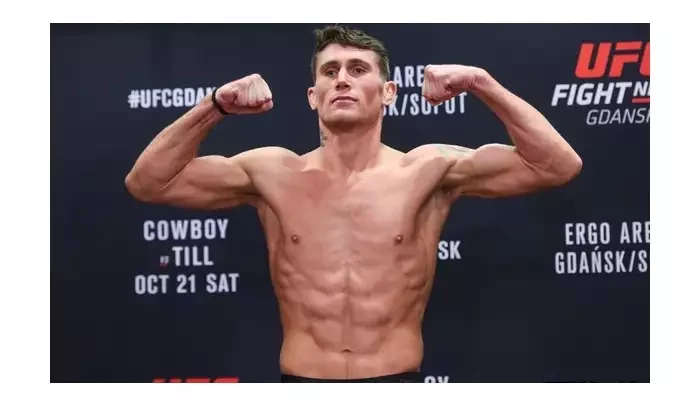 Darren Till to nevydržel a musel se vysmát „pomatenému“ Rockholdovi