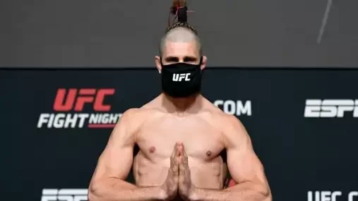 ŽIVĚ: Velký okamžik pro české MMA je tu. Jiří Procházka se pokusí vyzrát na Dominicka Reyese