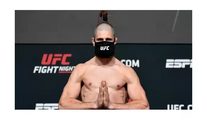 ŽIVĚ: Velký okamžik pro české MMA je tu. Jiří Procházka se pokusí vyzrát na Dominicka Reyese