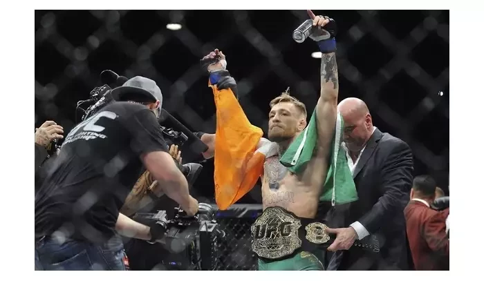 Běsnivý McGregor! Urazil Khabiba, Poiriera i jeho manželku. Navíc vyhlásil útok na titul