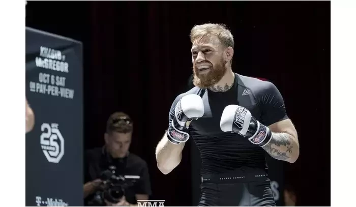 Chci zápas s Oliveirou! dožaduje se McGregor. Jo, Conor by ho vypnul v prvním kole, zastává se ho Danis