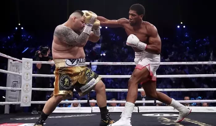 Joshua není top boxer, s Usykem znova prohraje, předvídá King Kong Ortiz