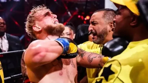 Nepodceňujte Jakeovy schopnosti, varuje veterán Stephens. Woodleyho prý čeká KO