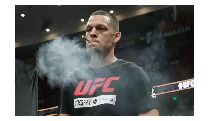Jsme v UFC, tady nejsou žádní zelenáči, asi se Khamzata bojíš, vrací White úder Diazovi