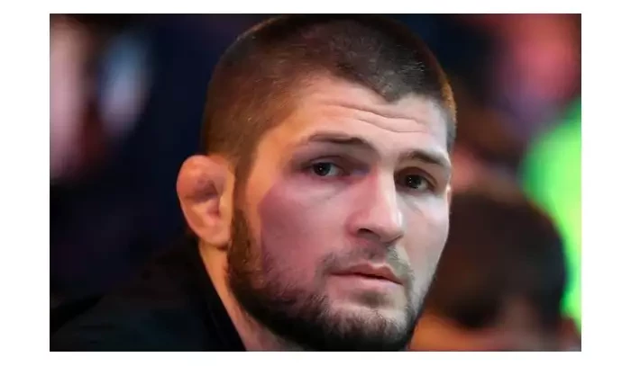 Vzdát se titulu bylo hodně emotivní, přiznává Khabib, který sám končit nechtěl