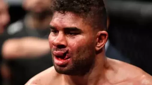 Overeem: Emelianenko mohl bojovat se mnou, ale upřednostnil slabšího soupeře