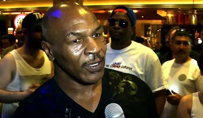 Mike Tyson: Mít stejnou váhu jako Mayweather a potkat se s ním v ringu, tak prohraju