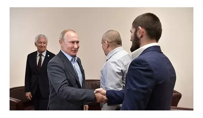 Khabibův výkon ohromil i prezidenta Putina. Zde je část jejich rozhovoru