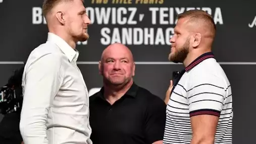 UFC 267: Marcin Tybura vs. Alexander Volkov, analýza