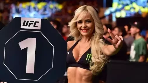 Kolik skutečně stojí šampionský opasek UFC?  Ten nejobyčejnější jako v byt v Praze. Ne ten po babičce, ale luxusní!