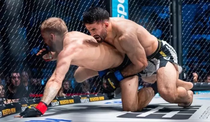 Sypač a podvodník? Samuel Bark po šokující prohře neudržel nervy a obvinil soupeře