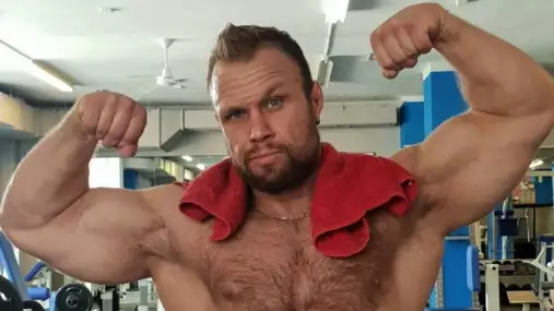 Nechci ti roztrhat hlavu lokty! Grznár vyzval Siváka! 