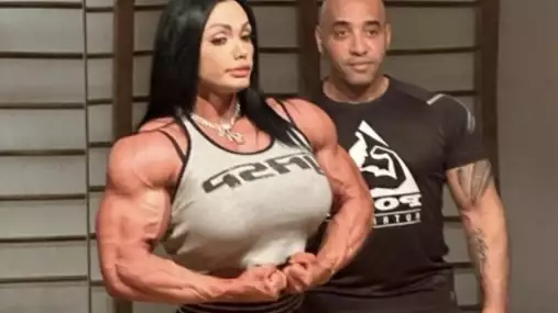 Když se krása spojí se silou. Natalia ukázala biceps, který si zaslouží vlastní čestnou stráž