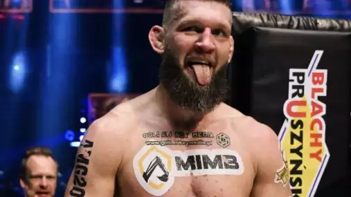 KSW to používá běžně, Oktagon to nechce: spor o hranice sponzoringu v MMA
