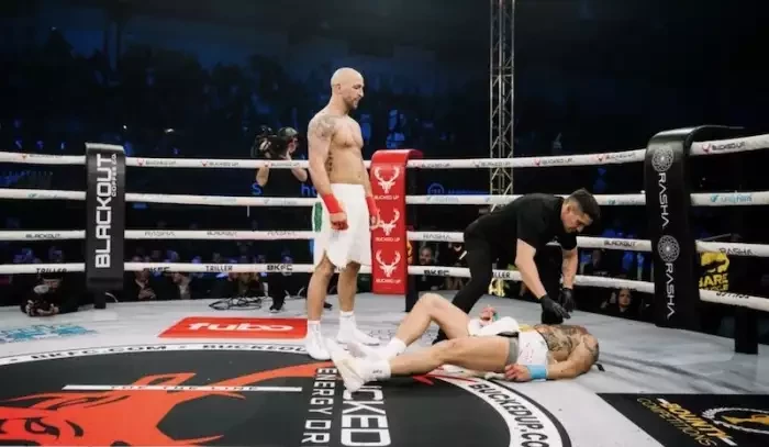 Peklo v prvním kole: Bojovník se po KO klepal jako ryba na suchu