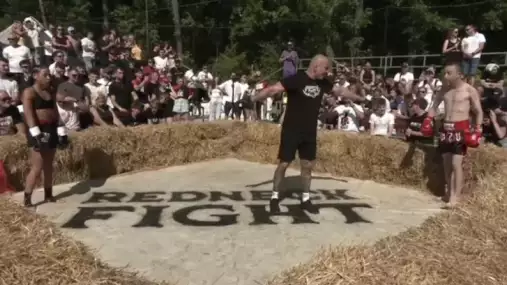 VIDEO: Redneck Fight znovu šokoval Brno! Žena knokautovala chlapa kolenem za tři vteřiny