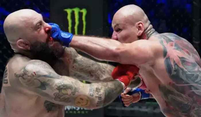 Černovousův risk skončil krví. Proč český obr v Lodži ignoroval rady trenérů?