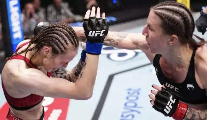 VIDEO: Demolice v postoji. Česká naděje nevydržela ani dvě a půl minuty