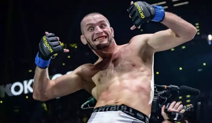 Skandál v Mnichově: Vítěz přišel před novináře úplně namol