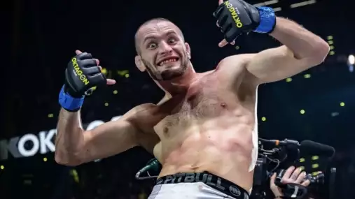 Skandál v Mnichově: Vítěz přišel před novináře úplně namol