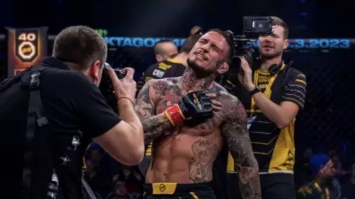 Bartl se ostře pustil do rozhodčího: Ten chlap čeká, až v kleci někdo umře