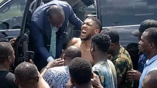 Deset minut ticha a strachu. Joshuův stav je vážnější, než policie přiznala