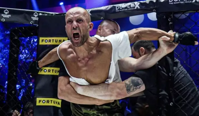 Bejr popřel infarkt a tvrdí, že zápas s Le Sym má podepsaný