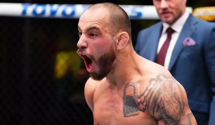 VIDEO: UFC bijec neměl žádné slitování. Uškrtil fanouška do bezvědomí, i když se vzdával