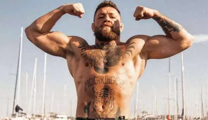 McGregorova oběť snesla údery jako šampion, chválí ji majitel podniku. Ir ničeho nelituje
