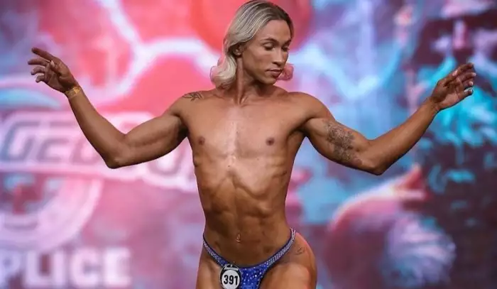 Z ženy je svalnatý obr. Trans kulturista v Classic Physique rozdělil svět