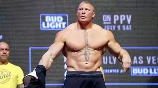 Brock Lesnar si se mnou házel jako s malým klukem, teď ho žaluju! říká rozhněvaný veterán