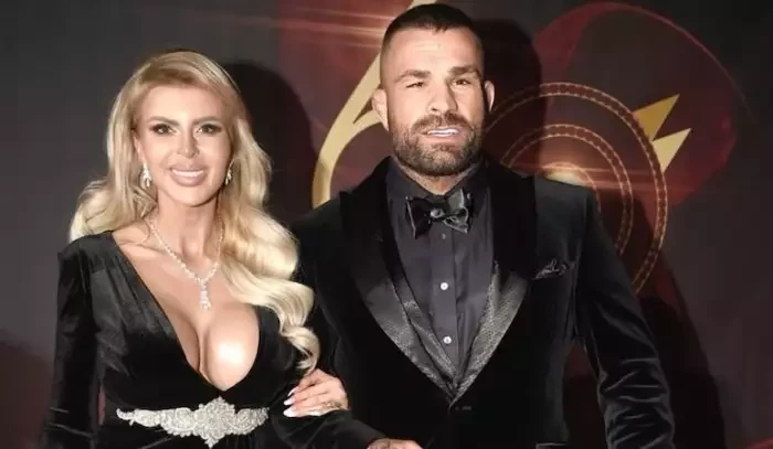 Takového chce každá! Z nemocnice rovnou do šperkařství. Karlos obdaroval Lelu dárkem za 100 000 Kč