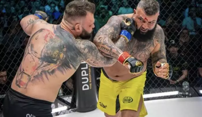 Kde dnes sledovat Clash 12? PPV přenos, fight card a výsledky živě