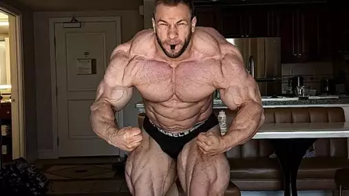 Napětí na tiskové konferenci Mr. Olympia: Lunsford a Dauda si vyměnili vzkazy, Walker ohlásil návrat